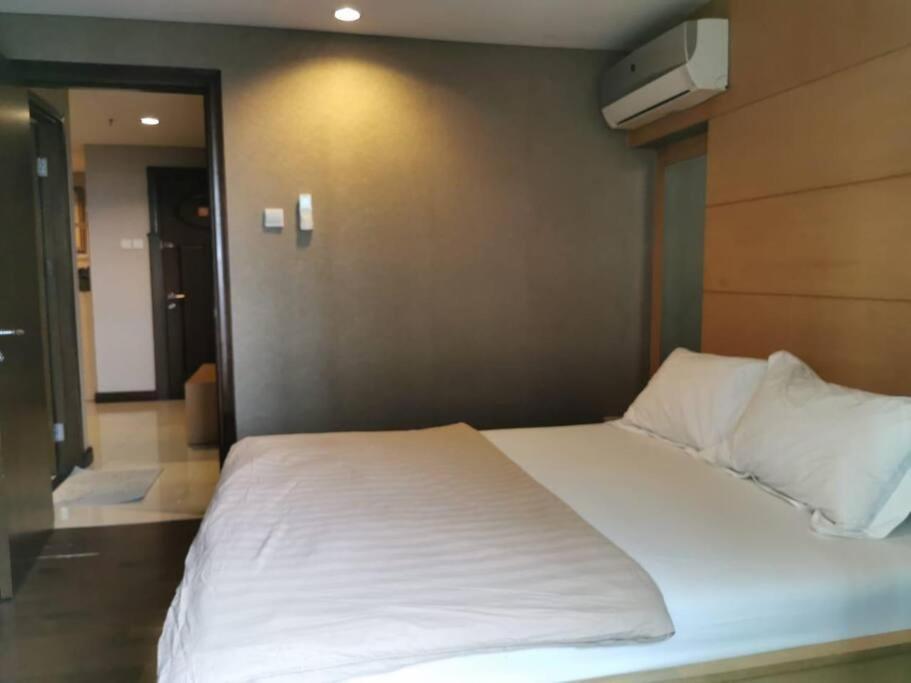 Two Bedroom Apartment at el Royale Hotel Bandung Eksteriør billede